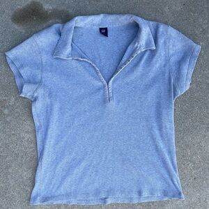 GAP women’s shirt